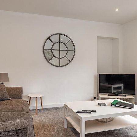 Town Centre Apartment Hawick Bagian luar foto